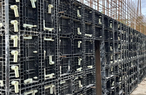 Advantages, Applications, and Differences of Plastic Formwork in Modern Construction Compared to Traditional Formwork
