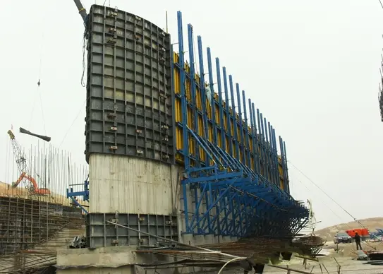 cantilever formwork
