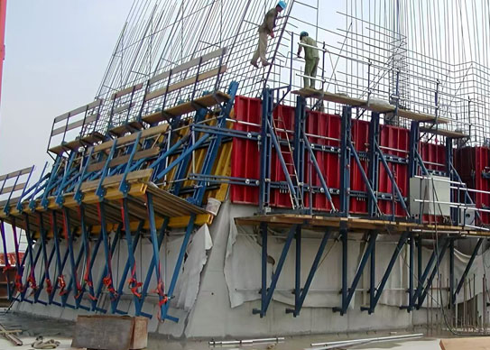 cantilever climbing bracket